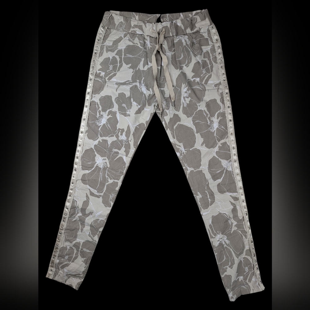 Venti6 Rhinestone Side Stripe Crinkle Joggers Cream/Gray Floral With Drawstring